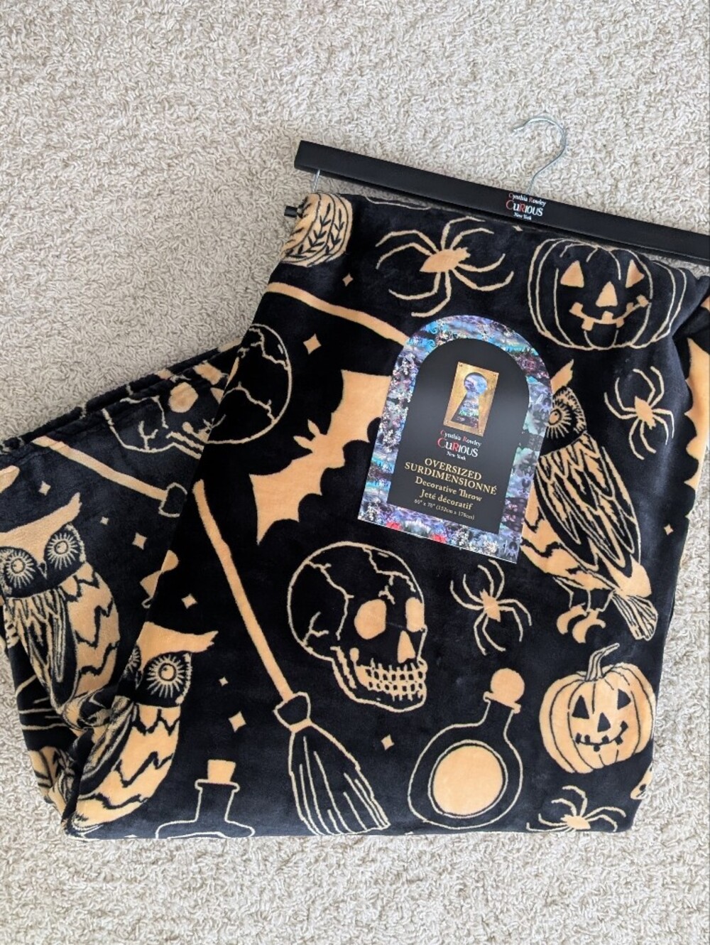 Cynthia Rowley Bold Print Oversized Plush Spooky Halloween Icon Throw Blanket🕷️